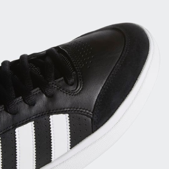 Adidas- TYSHAWN LOW SHOES - Picture 9 of 9